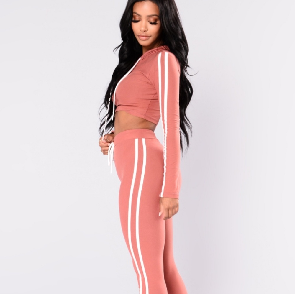 Tennis Courts II Set - Mauve/White